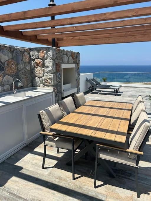 Penthouse Med Privat Saltvannsbasseng Pa Esentepe Beach キレニア エクステリア 写真