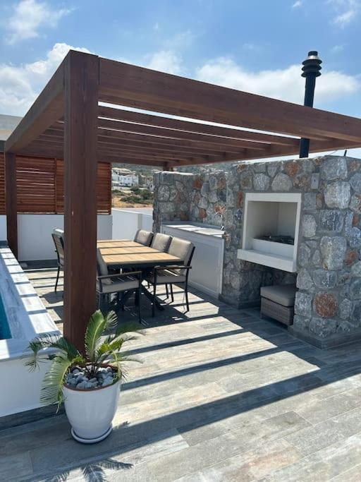 Penthouse Med Privat Saltvannsbasseng Pa Esentepe Beach キレニア エクステリア 写真